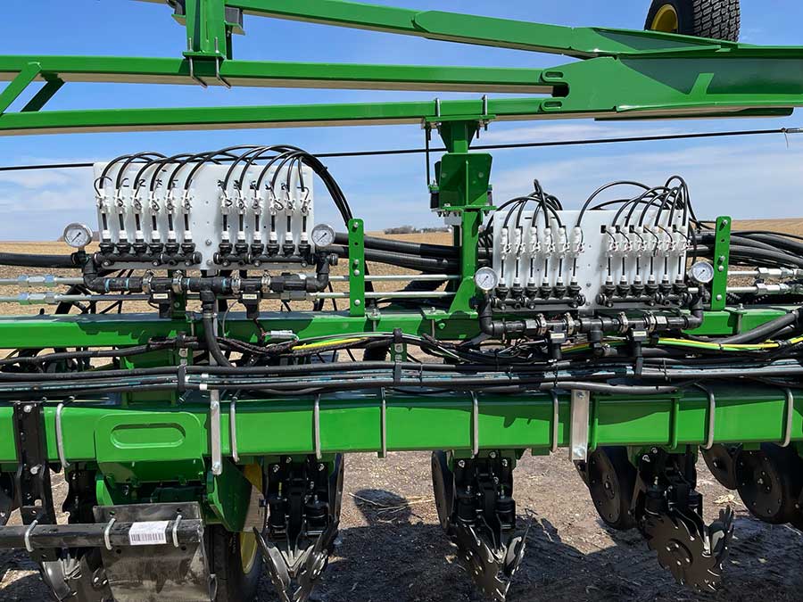 Dual Onsite FMS systems on a dual product planter